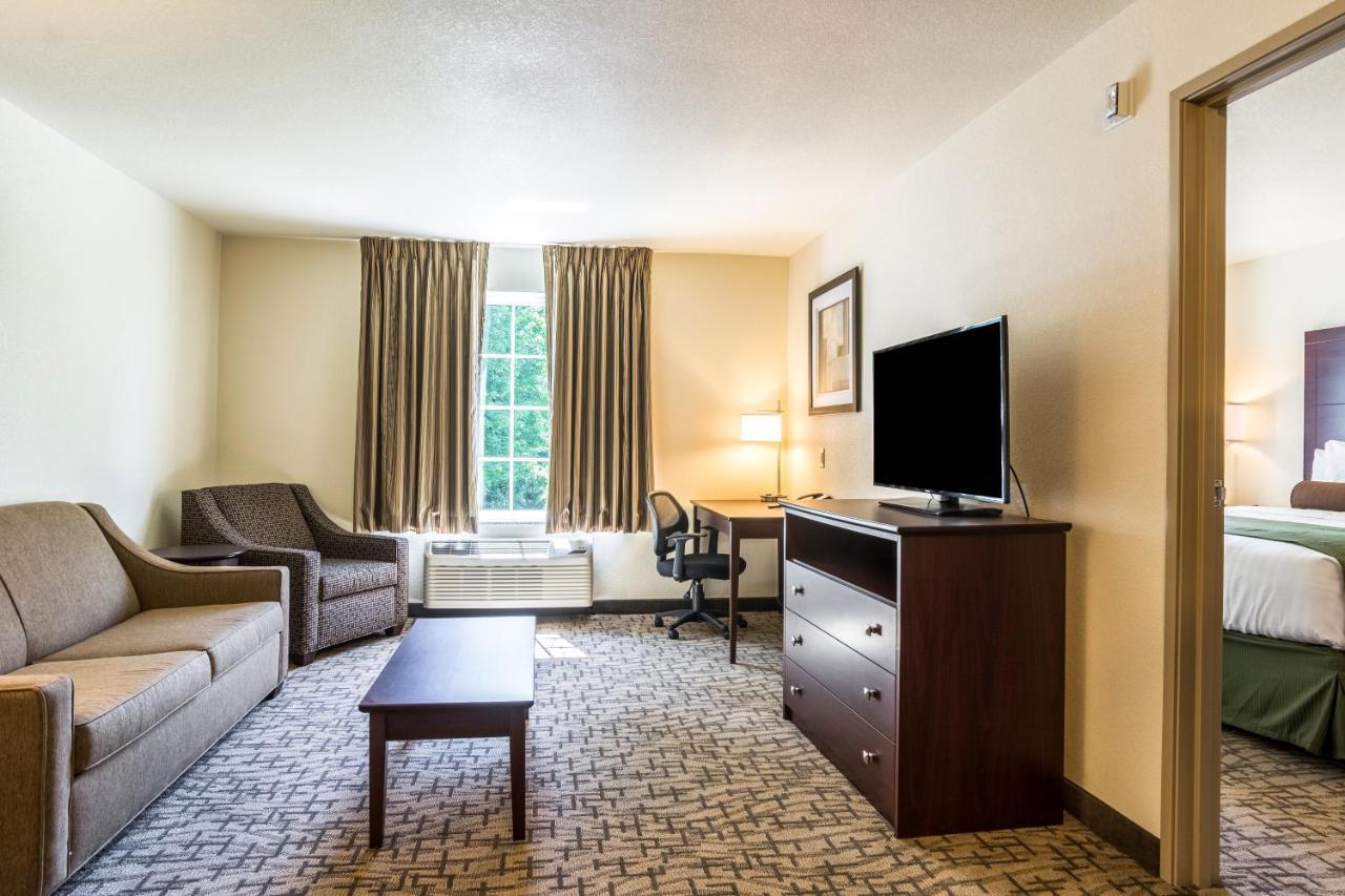 Cobblestone Hotel & Suites - Torrington Bagian luar foto
