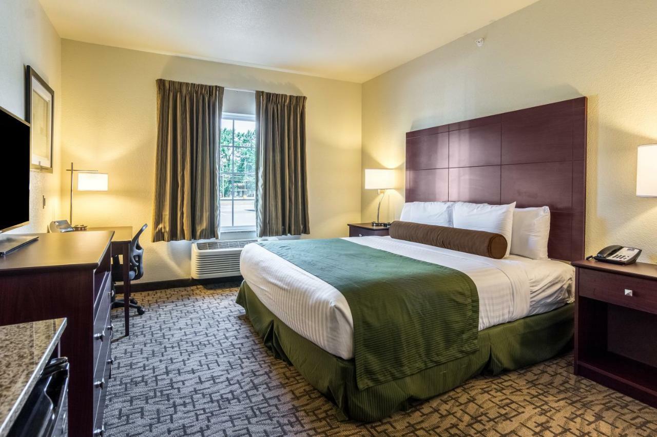 Cobblestone Hotel & Suites - Torrington Bagian luar foto