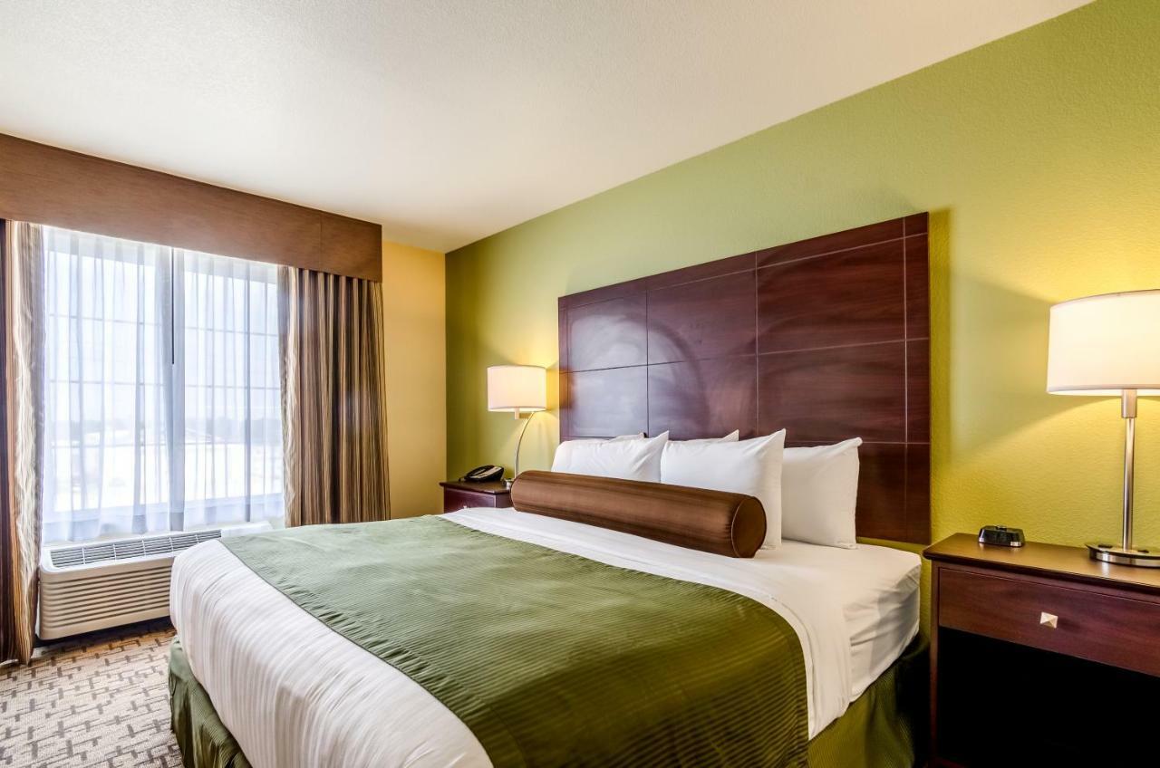 Cobblestone Hotel & Suites - Torrington Bagian luar foto